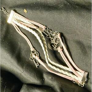 O35 Love Leather Bracelet